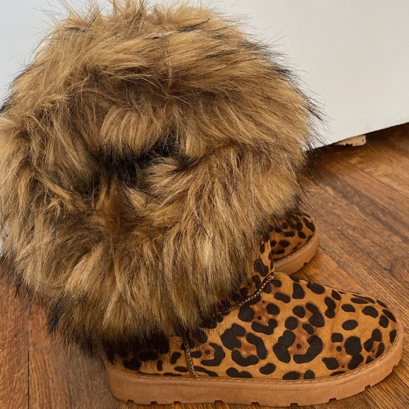 Women boots - Picture 3 of 3